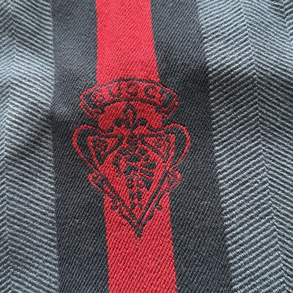 ð¥Last drop!ð¥Gucci Wool and Silk Scarf - Picture 2 of 6